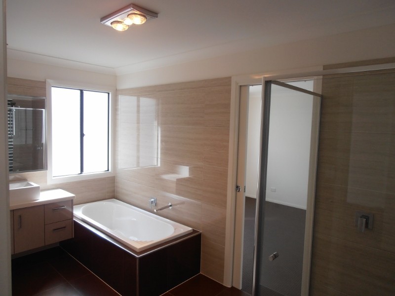 5 Harbourvue Court, Helensvale QLD 4212