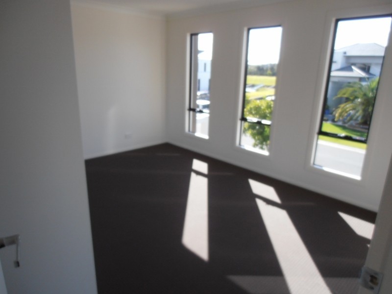 5 Harbourvue Court, Helensvale QLD 4212