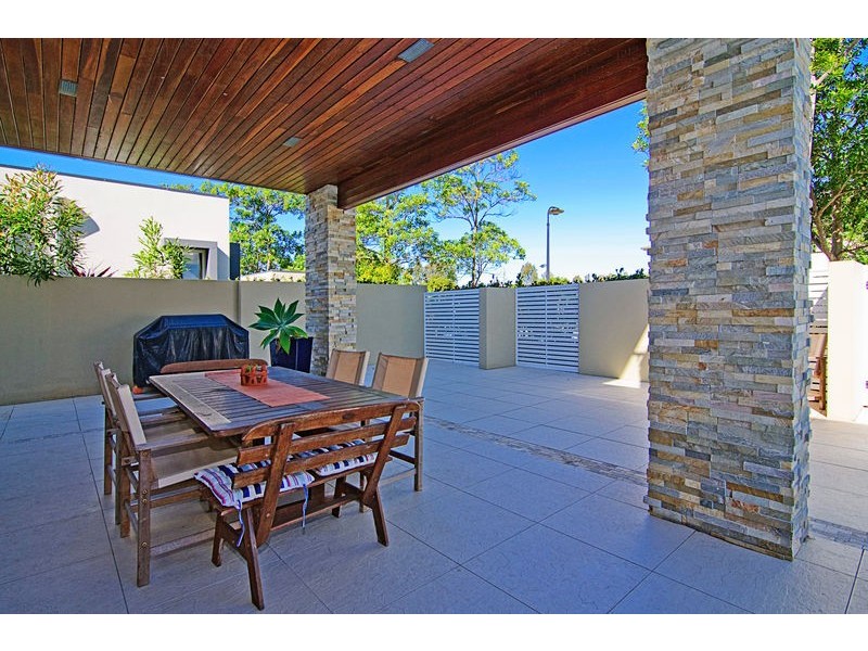 1 Onshore Place, Helensvale QLD 4212