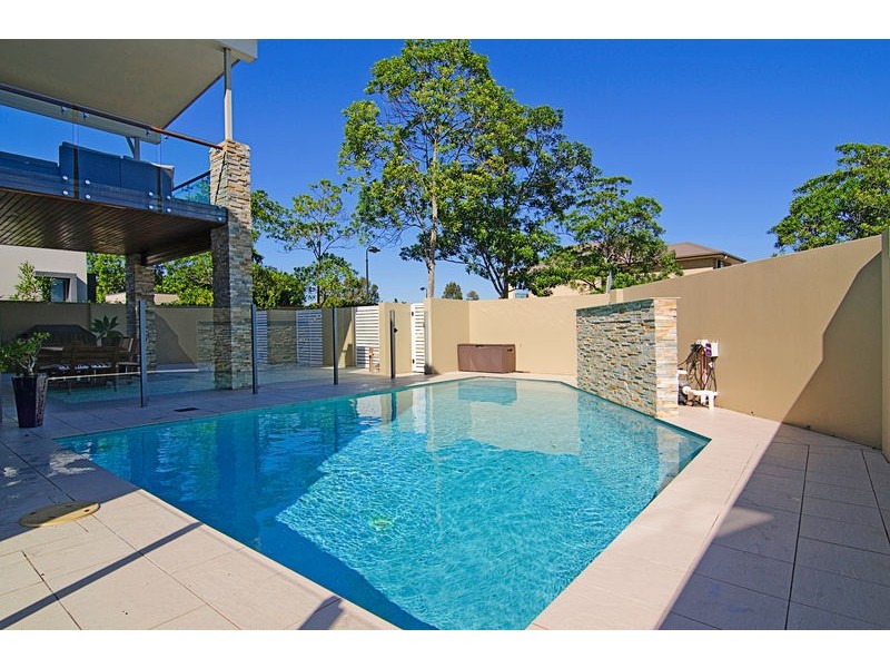 1 Onshore Place, Helensvale QLD 4212