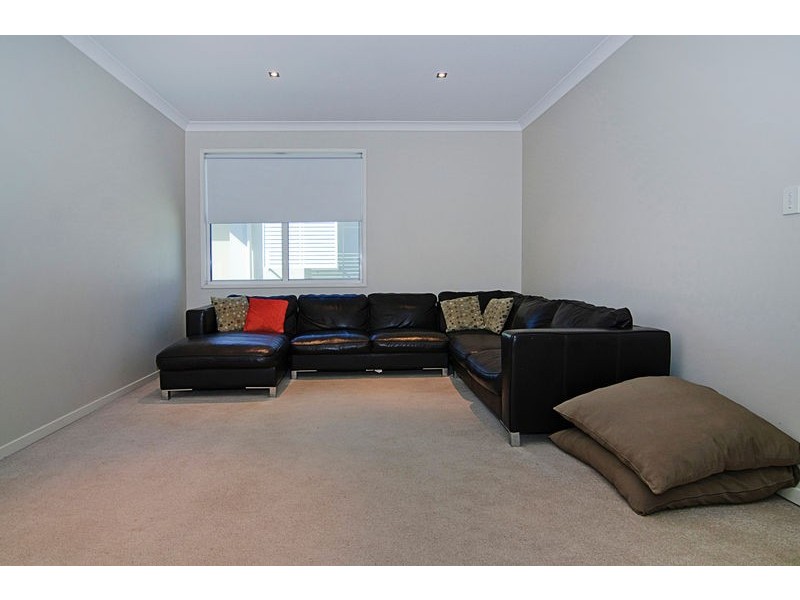 1 Onshore Place, Helensvale QLD 4212