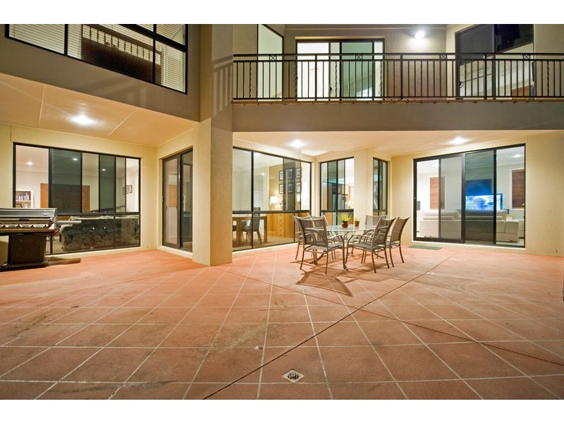 12 Windchimes Way, Helensvale QLD 4212