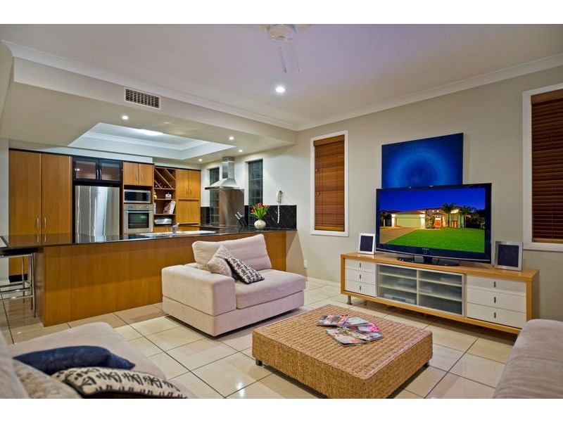 12 Windchimes Way, Helensvale QLD 4212