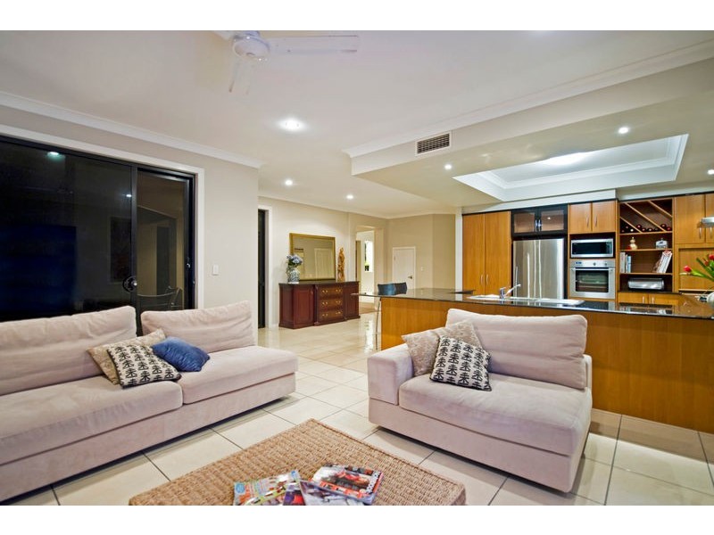 12 Windchimes Way, Helensvale QLD 4212