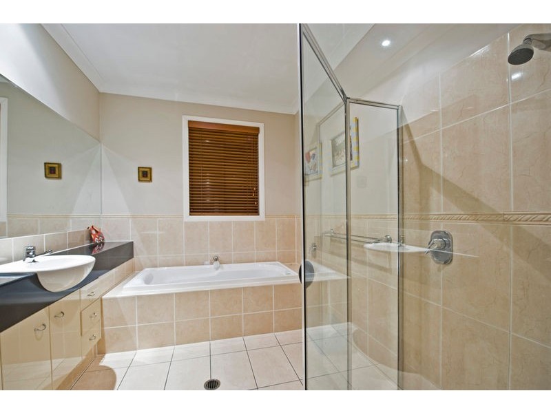 12 Windchimes Way, Helensvale QLD 4212