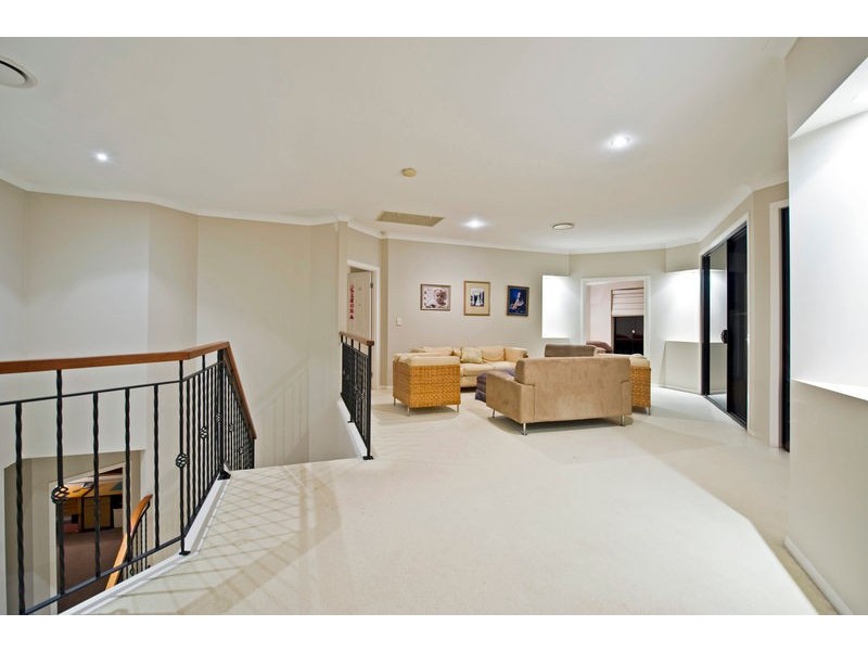 12 Windchimes Way, Helensvale QLD 4212