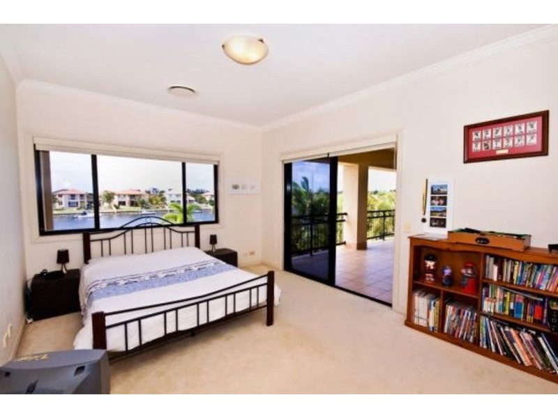 11 Windchimes Way, Helensvale QLD 4212