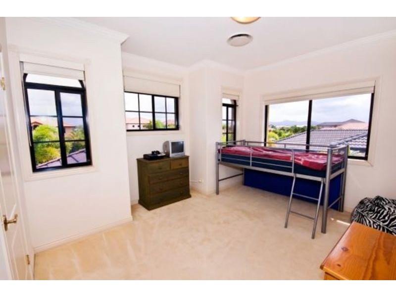 11 Windchimes Way, Helensvale QLD 4212