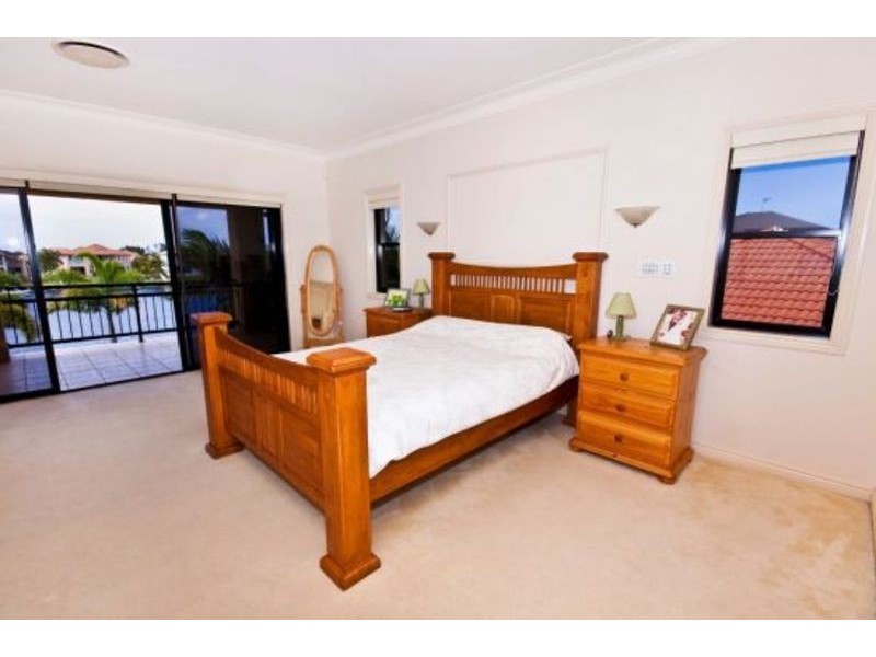 11 Windchimes Way, Helensvale QLD 4212