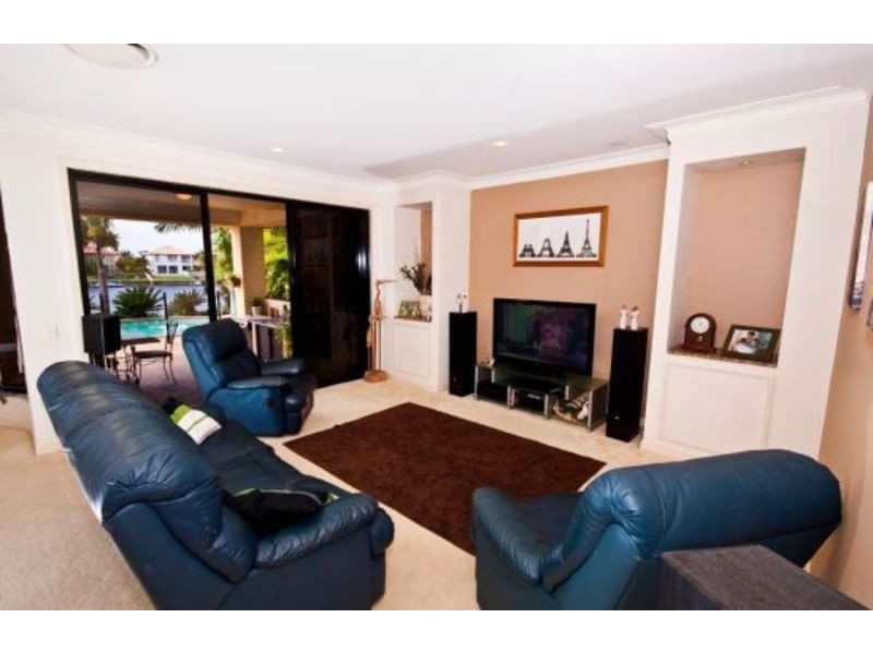 11 Windchimes Way, Helensvale QLD 4212