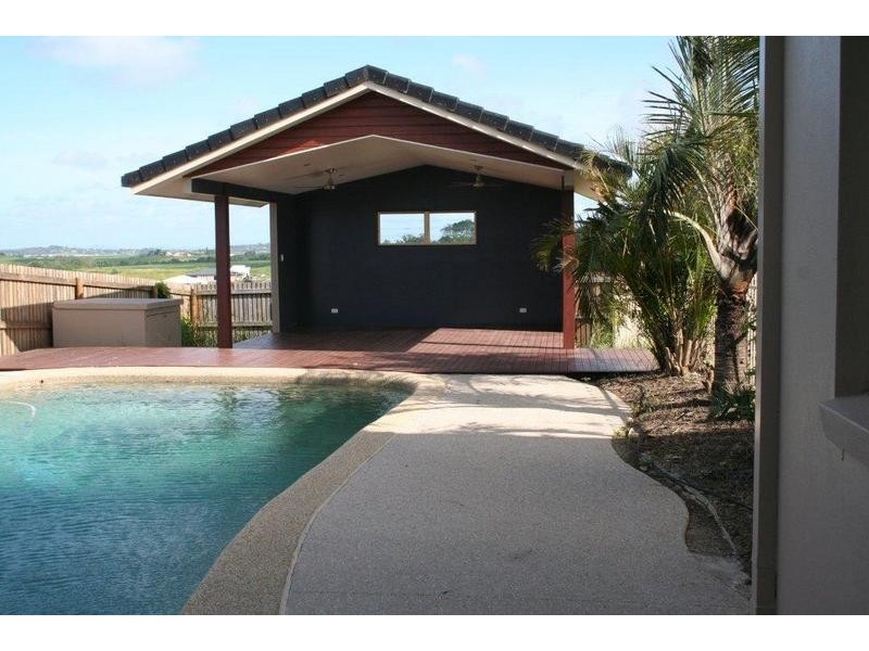 17-19 Douglas Crescent, Rural View QLD 4740