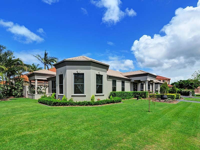 1621 Riverdale Drive, Rosebank Gardens, Hope Island QLD 4212