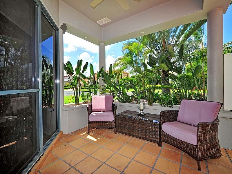 1621 Riverdale Drive, Rosebank Gardens, Hope Island QLD 4212