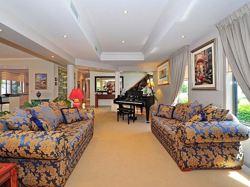 1621 Riverdale Drive, Rosebank Gardens, Hope Island QLD 4212