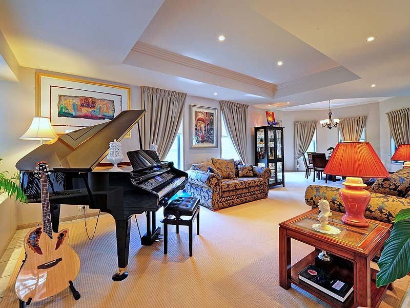 1621 Riverdale Drive, Rosebank Gardens, Hope Island QLD 4212