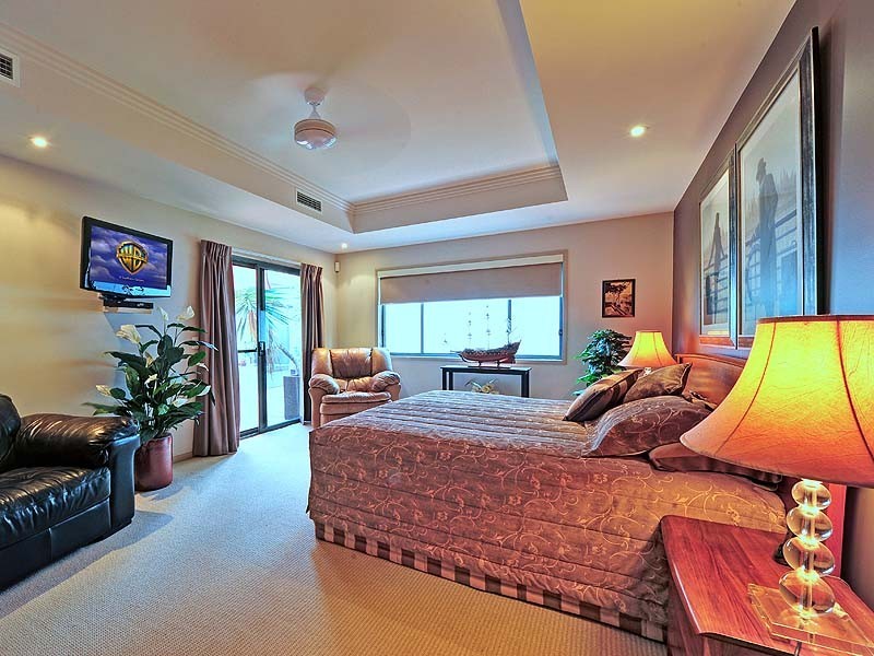 1621 Riverdale Drive, Rosebank Gardens, Hope Island QLD 4212