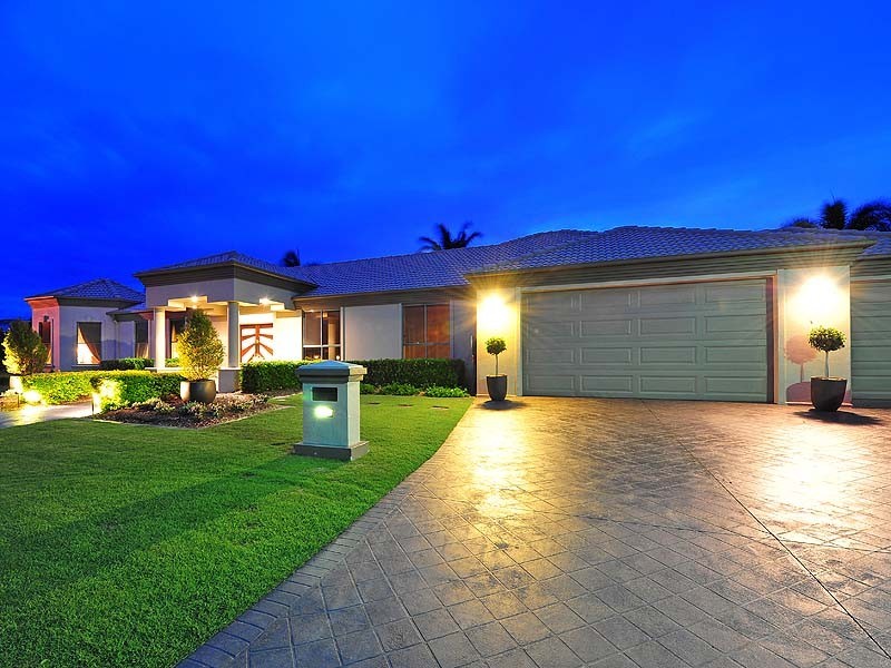 1621 Riverdale Drive, Rosebank Gardens, Hope Island QLD 4212