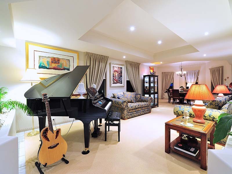 1621 Riverdale Drive, Rosebank Gardens, Hope Island QLD 4212