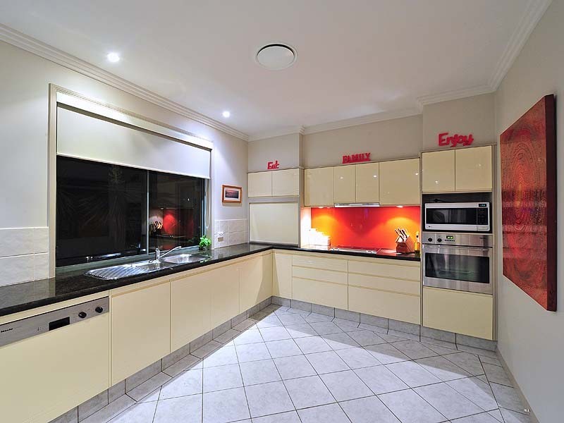 1621 Riverdale Drive, Rosebank Gardens, Hope Island QLD 4212