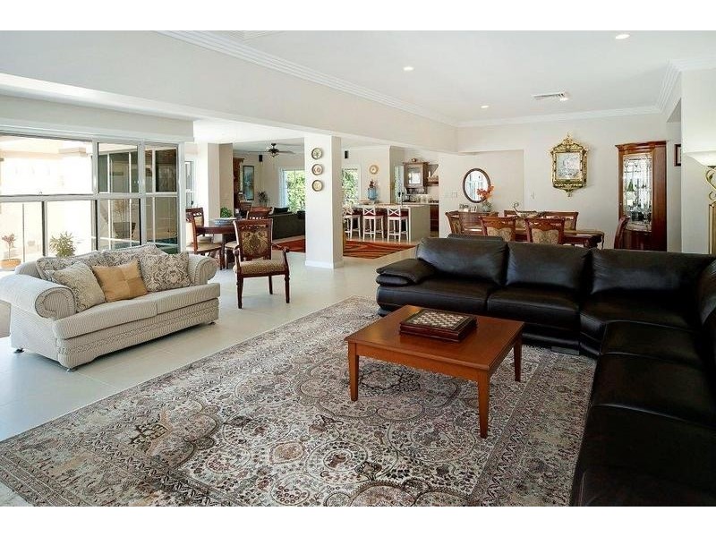 1616 Rosebank Way, Hope Island QLD 4212