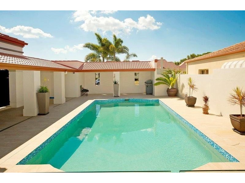 1616 Rosebank Way, Hope Island QLD 4212