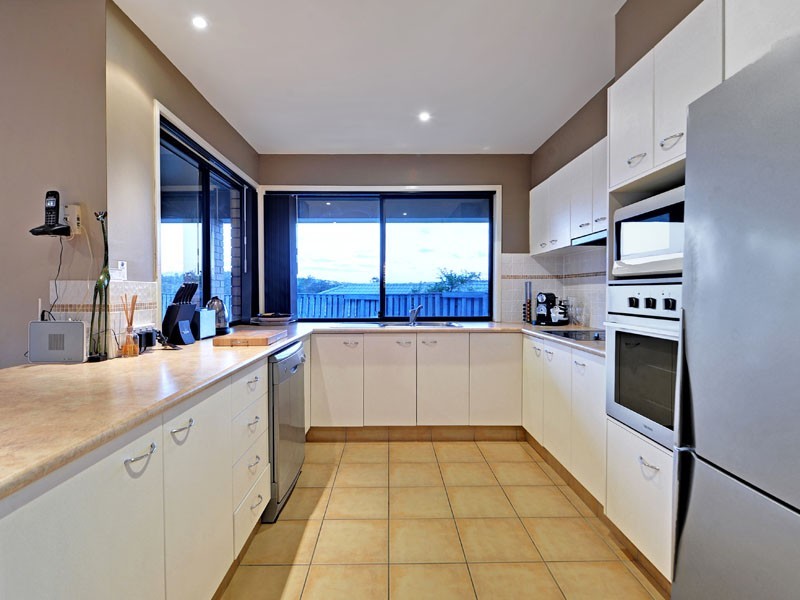 9 Fitzgerald Close, Maudsland QLD 4210