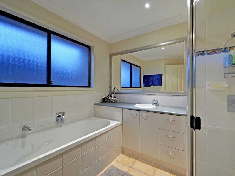 9 Fitzgerald Close, Maudsland QLD 4210