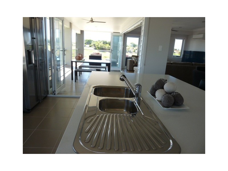 16 Alexandra Street, West Mackay QLD 4740