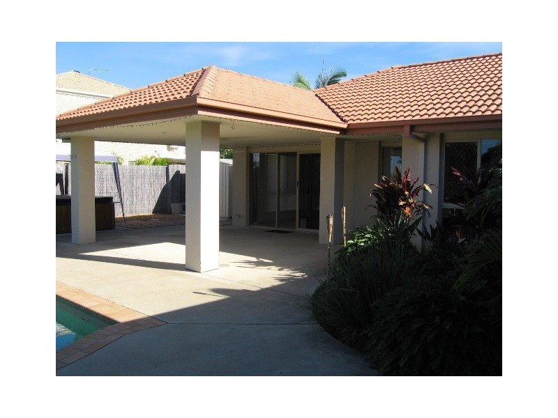 1 Parkwater Point, Helensvale QLD 4212