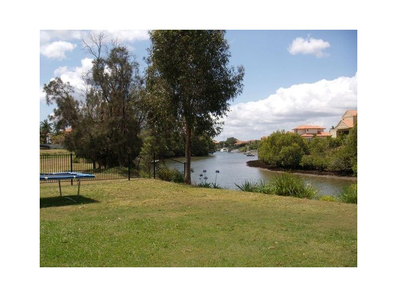 19 River Cove Place, Hope Island QLD 4212