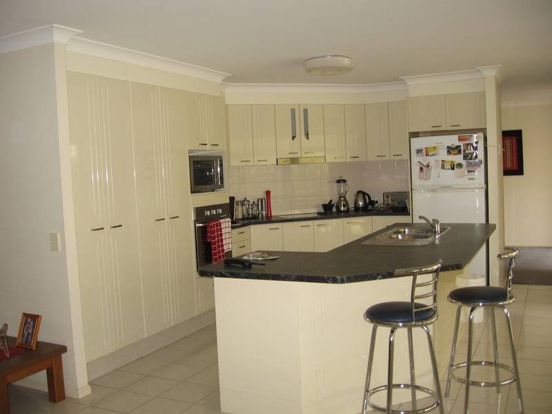 16 Lakewood Crescent, Helensvale QLD 4212