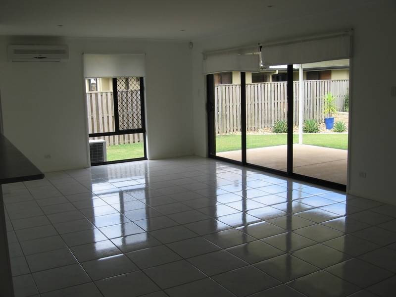 4 Sailaway Court, Coomera QLD 4209