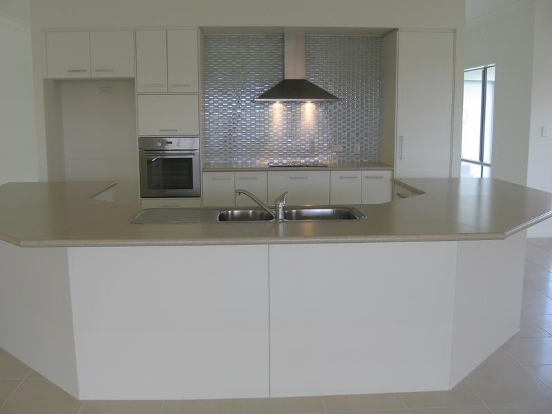 12 Ontario Court, Oxenford QLD 4210