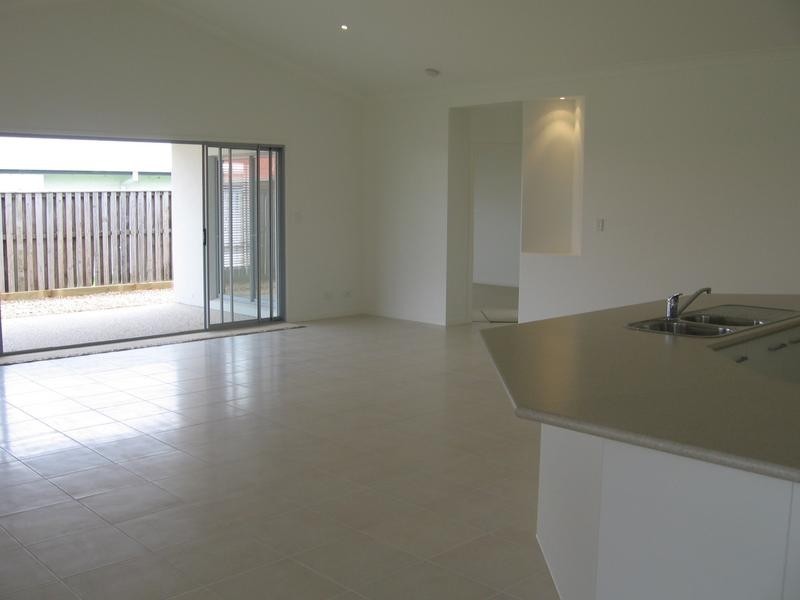 12 Ontario Court, Oxenford QLD 4210