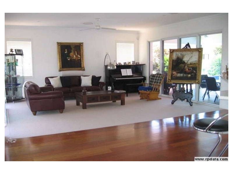 3141 Riverleigh Drive, Hope Island QLD 4212