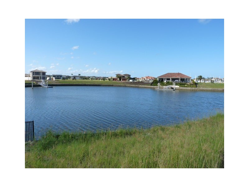 2234 Glengallon Way, Hope Island QLD 4212
