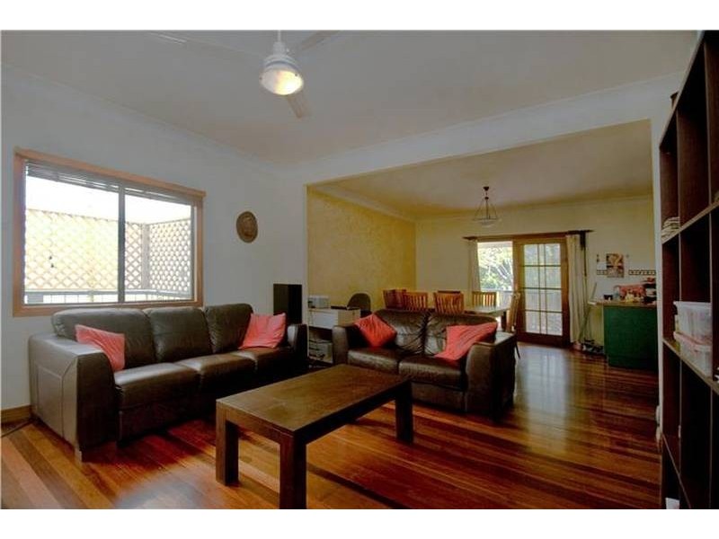 37 Harris Street, Hawthorne QLD 4171