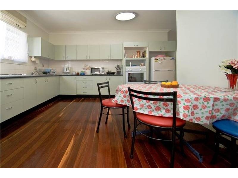 20 Walkers Lane, Booval QLD 4304