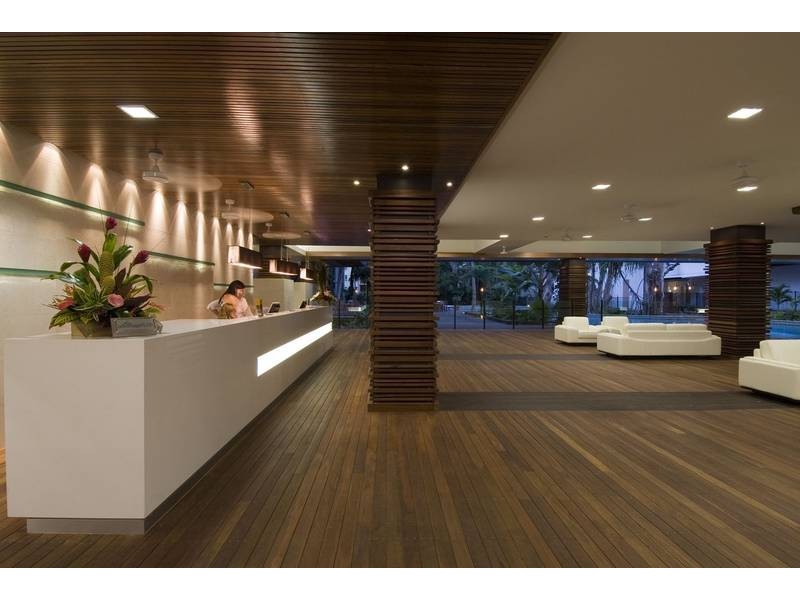 Corner Veivers Road & Williams Esplanade, Palm Cove QLD 4879