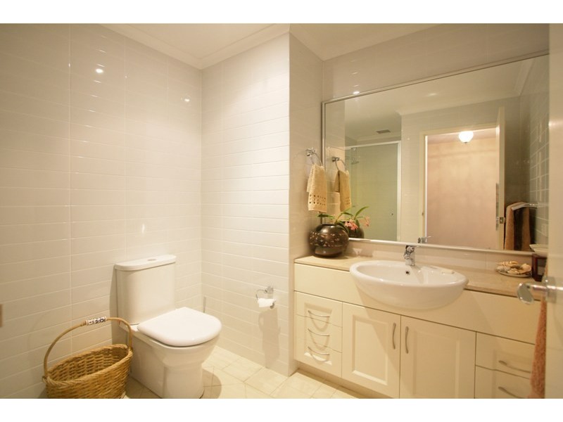 16/2 Juniper Drive, Breakfast Point NSW 2137
