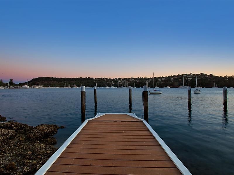 4 Laura Street, Seaforth NSW 2092