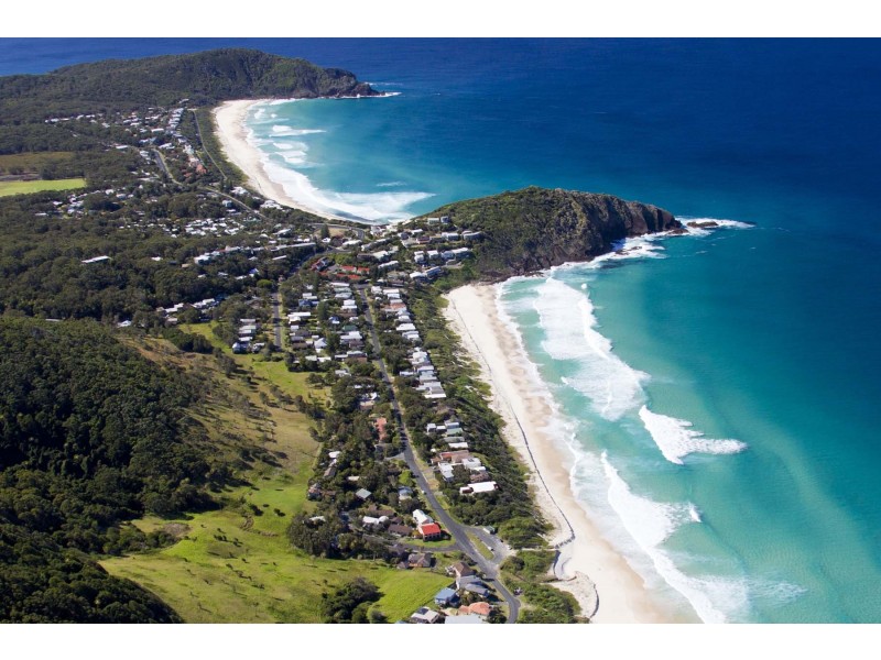 74 Newman Avenue, Pacific Palms NSW 2428