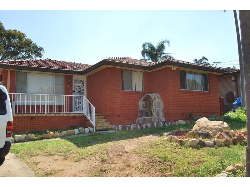 5 VIOLA PLACE, Greystanes NSW 2145
