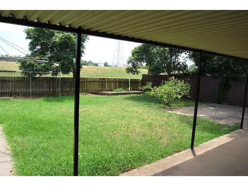 72 Green Meadows Cres, Toongabbie NSW 2146