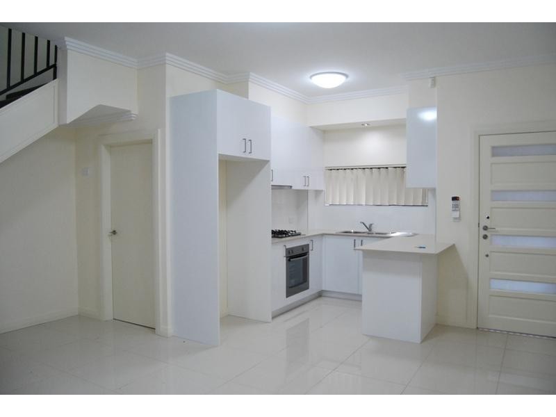 138 Railway Street, Granville NSW 2142