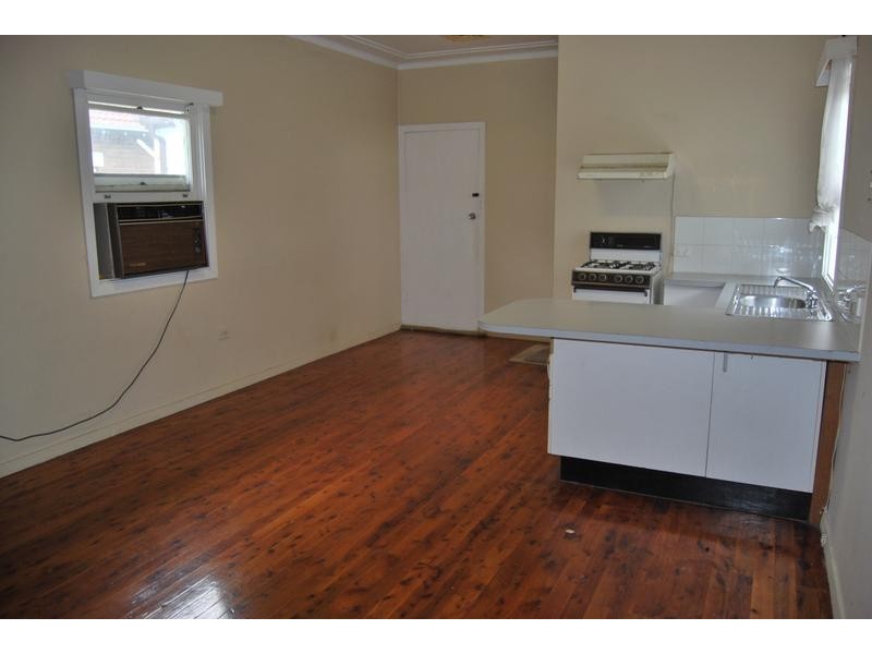 2A Cambridge St, Merrylands NSW 2160