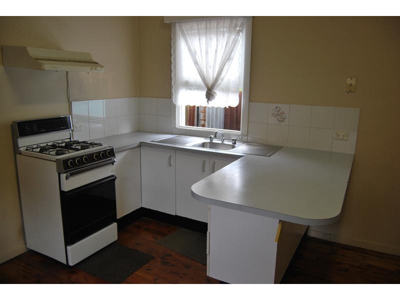 2A Cambridge St, Merrylands NSW 2160