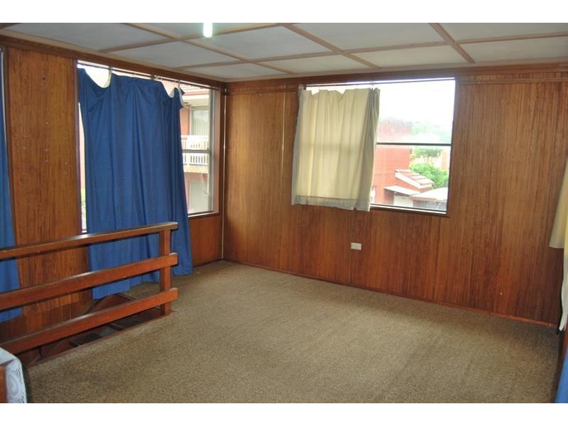 2A Cambridge St, Merrylands NSW 2160