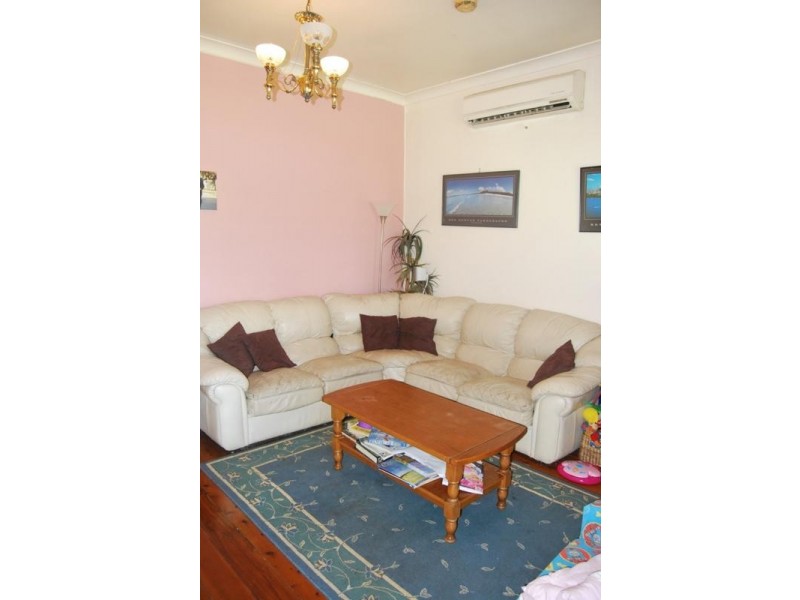 28 Kenyons Road, Merrylands NSW 2160