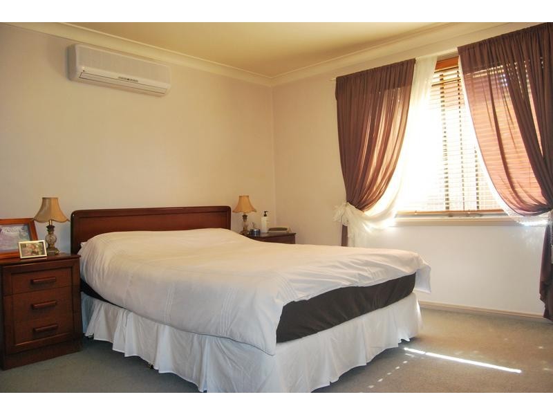 126 Damien Avenue, Greystanes NSW 2145